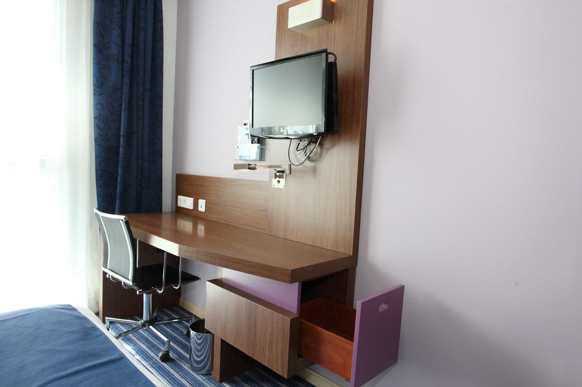 Holiday Inn Express Madrid Leganes, an IHG Hotel Exterior foto