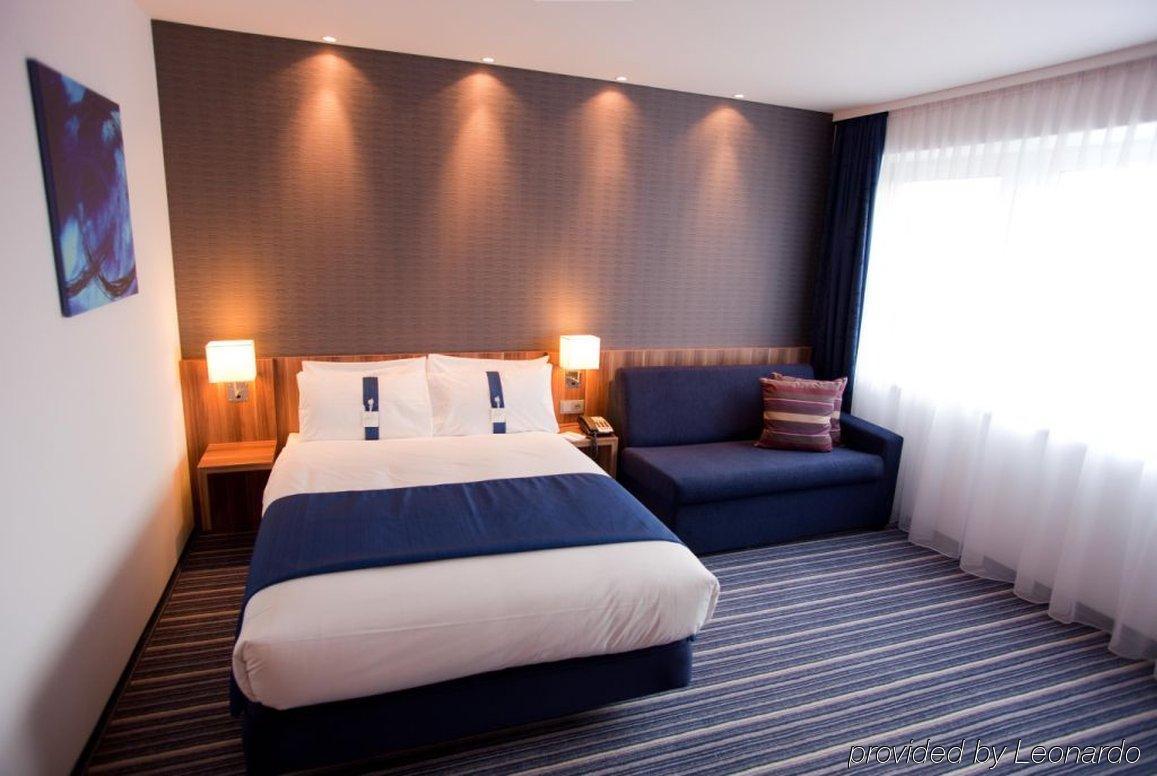 Holiday Inn Express Madrid Leganes, an IHG Hotel Habitación foto