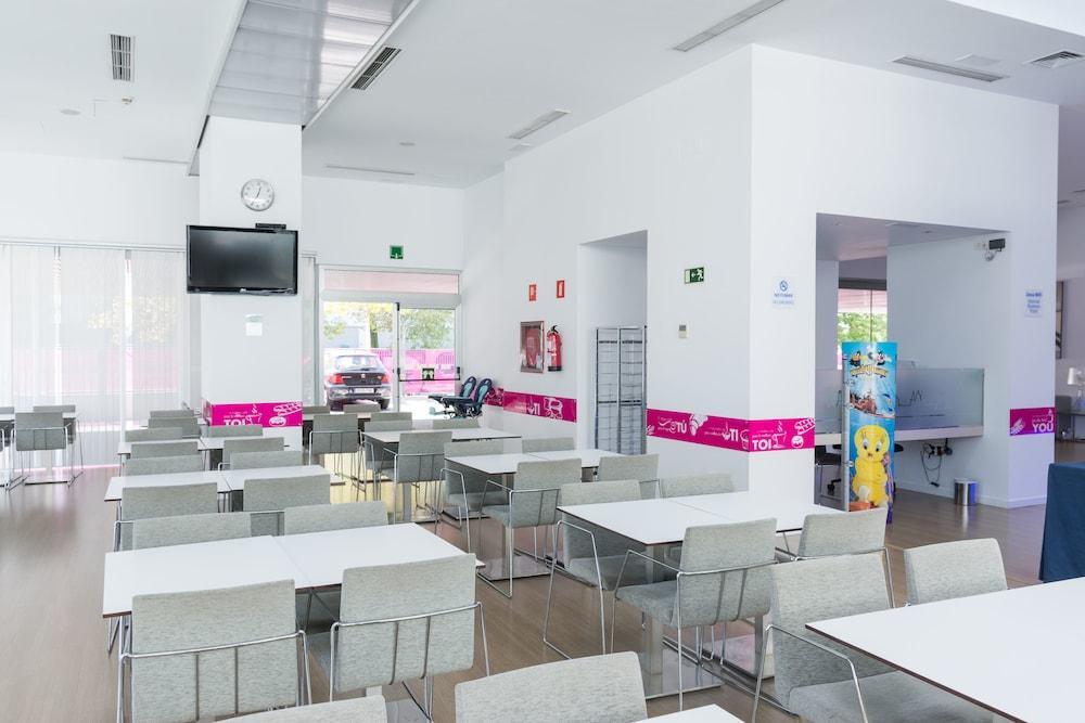Holiday Inn Express Madrid Leganes, an IHG Hotel Exterior foto